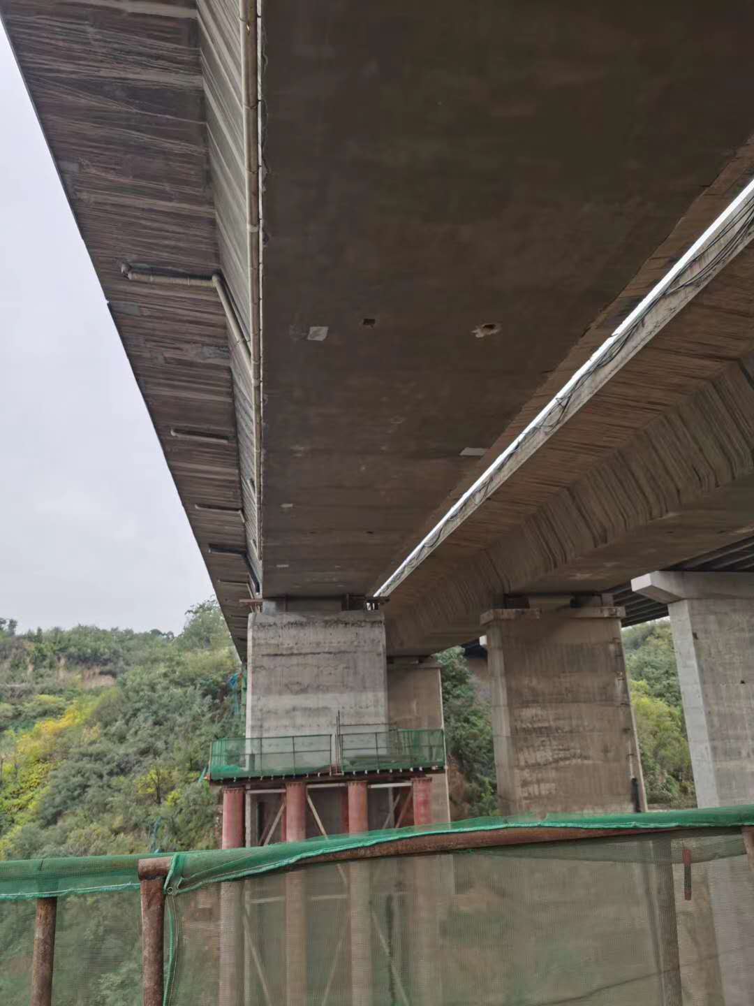 红寺堡桥梁加固前制定可行设计方案图并用对施工方法
